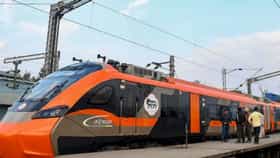 Vande Bharat Express : राज्यपाल प्रवास करत असलेल्या वंदे भारत ट्रेनवर दगडफेक, कारण काय? आरोपीबाबत धक्कादायक माहिती