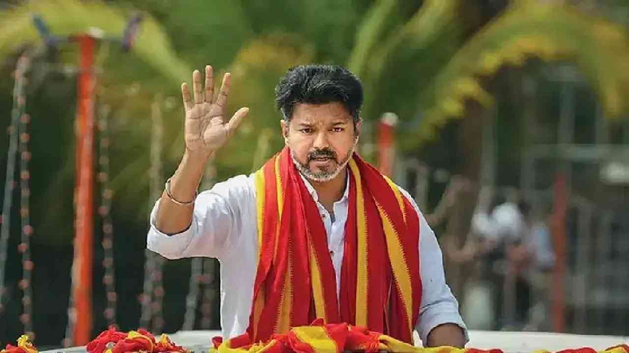 CM Vijay : अवघ्या तीन महिन्यात विजय यांच्यासोबत बिनसलं, काँग्रेसचा थेट सरकार मधून बाहेर पडण्याचा इशारा CM Vijay : अवघ्या तीन महिन्यात विजय यांच्यासोबत बिनसलं, काँग्रेसचा थेट सरकार मधून बाहेर पडण्याचा इशारा
