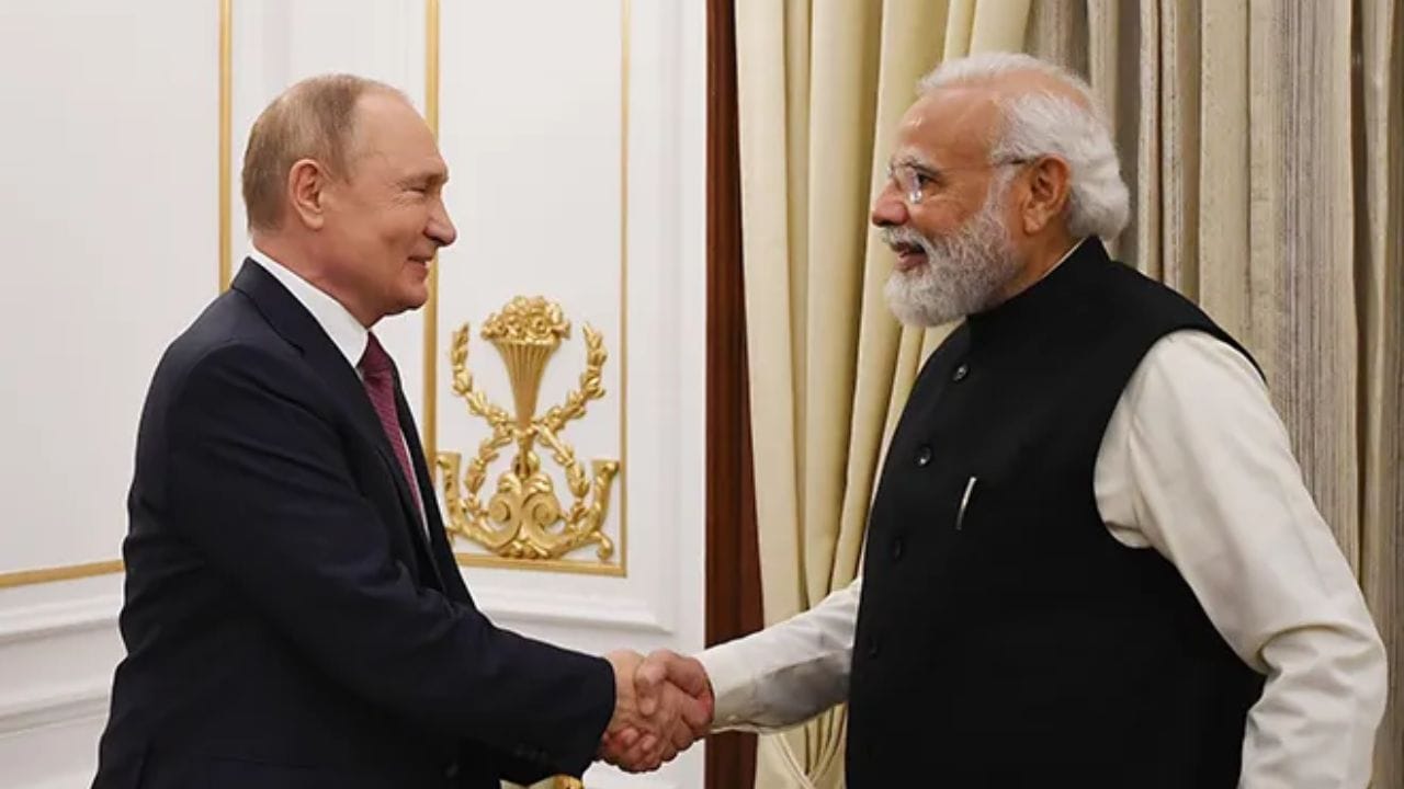 भारतीय शेतकरी आणि कृषी क्षेत्रासाठी हा प्रश्न सोडवण्याच्या दृष्टीने आम्ही सर्वतोपरी प्रयत्न करत आहोत, असेही पुतिन यांनी म्हटले. आम्ही या पुरवठ्यात वाढ करत आहोत आणि भविष्यातही तसे करणे सुरू ठेवण्यास सज्ज आहोत.