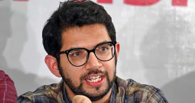 Aaditya Thackeray : 15 लाख जणांच्या नोकऱ्या जाणार, अनेक कंपन्या महाराष्ट्र सोडण्याच्या तयारीत; आदित्य ठाकरेंच्या आकडेवारीने राजकारणात वादळ