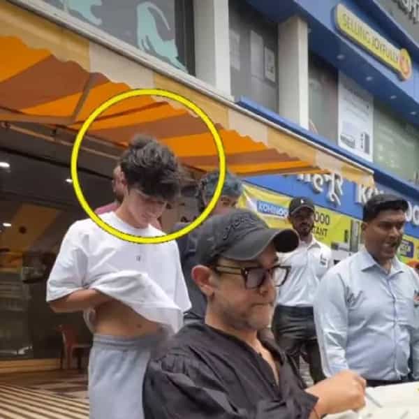 अभिनेता आमिर खान त्याची पूर्वाश्रमीची पत्नी किरण राव आणि मुलगा आझाद यांच्यासोबत मुंबईतील एका पाळीव प्राण्यांच्या क्लिनिकबाहेर दिसला. यावेळचे त्यांचे फोटो आणि व्हिडीओ पाहून चाहतेही चिंतेत पडले आहेत. यावेळी तिघंही अत्यंत भावूक दिसले. तर आमिर आणि किरण यांचा मुलगा आझाद अक्षरश: रडताना दिसला.