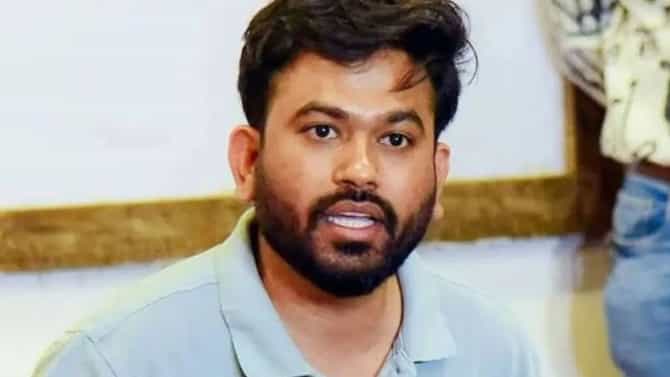 मोठी बातमी! अभिजीत दिपकेंची मोठी घोषणा, सरकारचं टेन्शन वाढणार? येत्या 15 ऑगस्टला आता थेट...