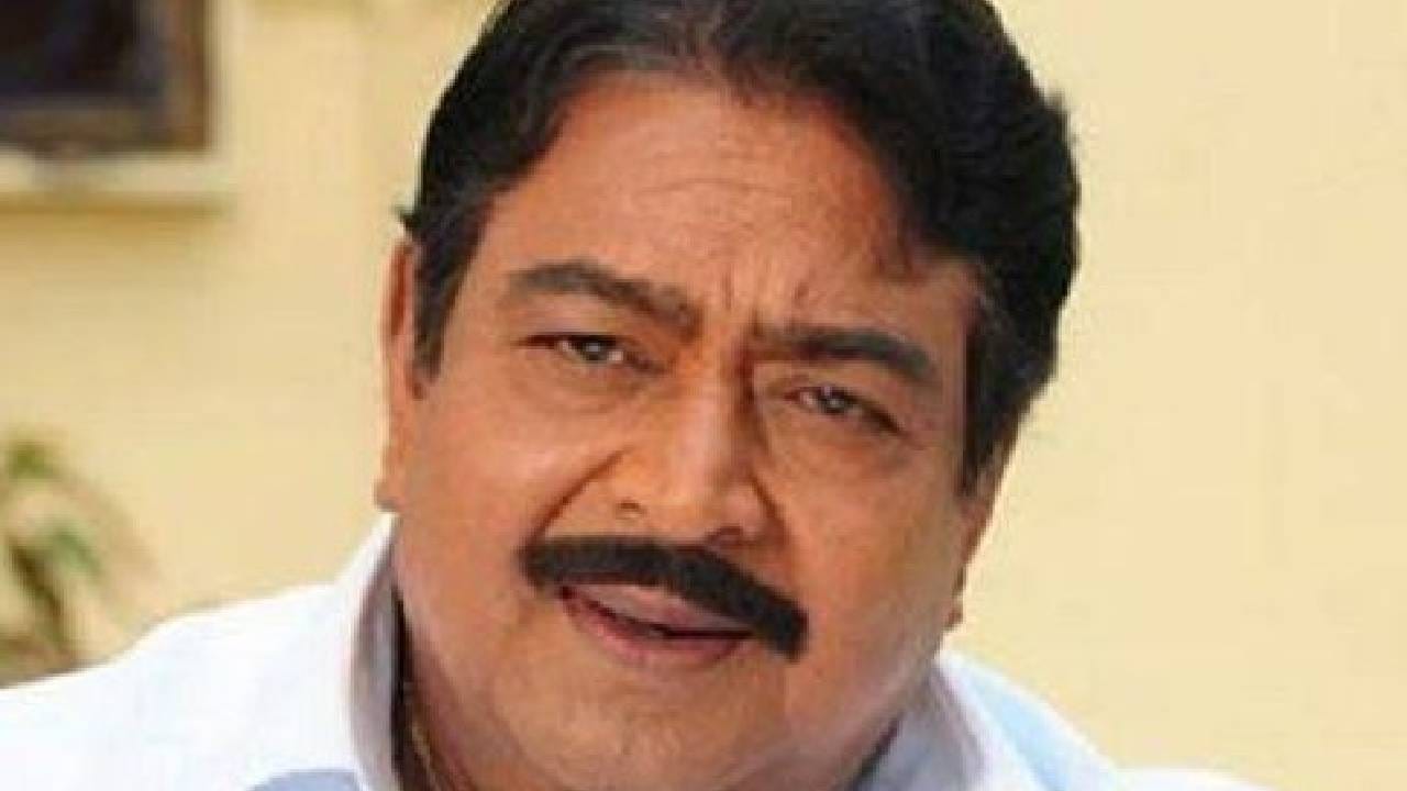 "हे तिला द्या, तिला त्रास देऊ नका", असं त्यांनी लिहिलं होतं. या अभिनेत्याचं नाव आहे रंगनाथ. त्यांनी त्यांच्या कारकिर्दीत 300 हून अधिक चित्रपटांमध्ये काम केलं. वयाच्या 66 व्या वर्षी त्यांनी हैदराबाद इथल्या त्यांच्या घरी आत्महत्या केली होती. 2015 मधील ही घटना आहे.