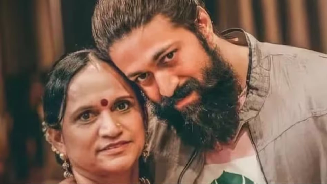 ‘KGFच्या आधी यश कोण होता? या प्रश्नावर भडकली आई, थेट उत्तर देत सांगितली संघर्षाची कहाणी ‘KGFच्या आधी यश कोण होता? या प्रश्नावर भडकली आई, थेट उत्तर देत सांगितली संघर्षाची कहाणी
