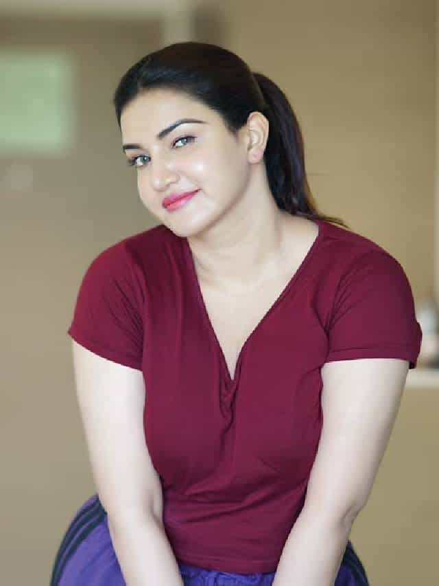34 वर्षांची ही अभिनेत्री बॉलिवूडच्या टॉप अभिनेत्रींना देते टक्कर, सौंदर्य पाहूनच सर्व थक्क