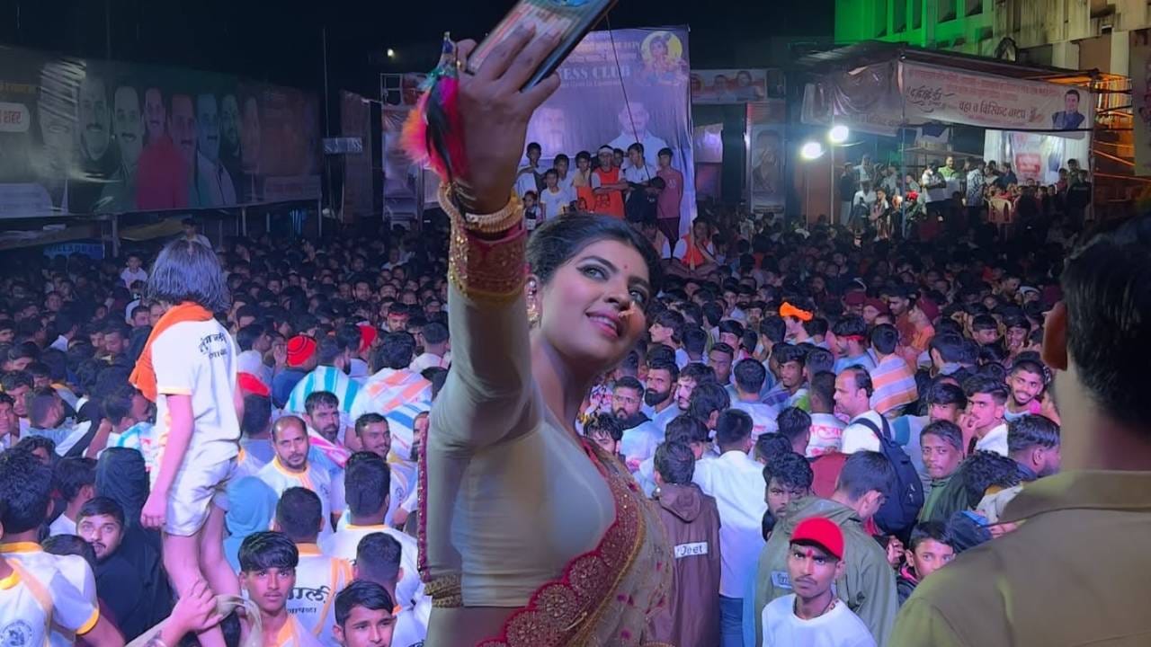 हा प्रकार नेमका कोण करत आहे आणि त्यामागचा उद्देश काय आहे, याची माहिती अद्याप समोर आलेली नाही. मात्र, या घटनेमुळे आपल्याला मोठा मानसिक त्रास होत असल्याचं अभिनेत्रीने स्पष्ट केलं आहे. दरम्यान, माधुरीने हा प्रकार समोर आणल्यानंतर तिच्या चाहत्यांनी सोशल मीडियावर मोठ्या प्रमाणात तिच्या पाठीशी उभं राहत पाठिंबा दर्शवला आहे. सध्या या प्रकरणाचा तपास आता सायबर पोलिसांकडून केला जात आहे.