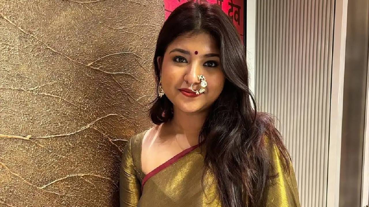 तिच्या निरागस अभिनयामुळे आणि क्यूट अंदाजामुळे ती भूमिका आजही अनेकांच्या लक्षात आहे. सना शिंदे ही दिग्दर्शक केदार शिंदे यांची मुलगी आहे. वडिलांच्या पावलावर पाऊल ठेवत सनानेही मराठी मनोरंजनसृष्टीत आपली वेगळी ओळख निर्माण केली आहे.