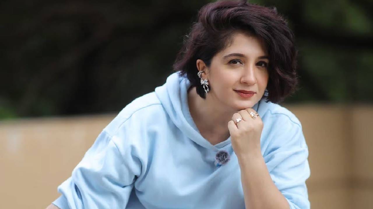 यासोबतच ‘खम्बे जैसी खड़ी है’ या गाण्यावर तिने रीलही शेअर केली आहे. स्नेहलताने ‘पुण्यश्लोक अहिल्याबाई’, ‘तुझी माझी जमली जोडी’ आणि ‘वशीकरण’ या मालिकांमध्येही महत्त्वाच्या भूमिका साकारल्या आहेत.