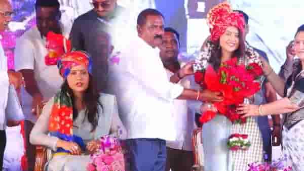 Amruta Fadnavis : कधी गरज पडली तर फक्त सांगा, सदैव मदतीला तयार, अमृता फडणवीस यांचा जनतेला शब्द!