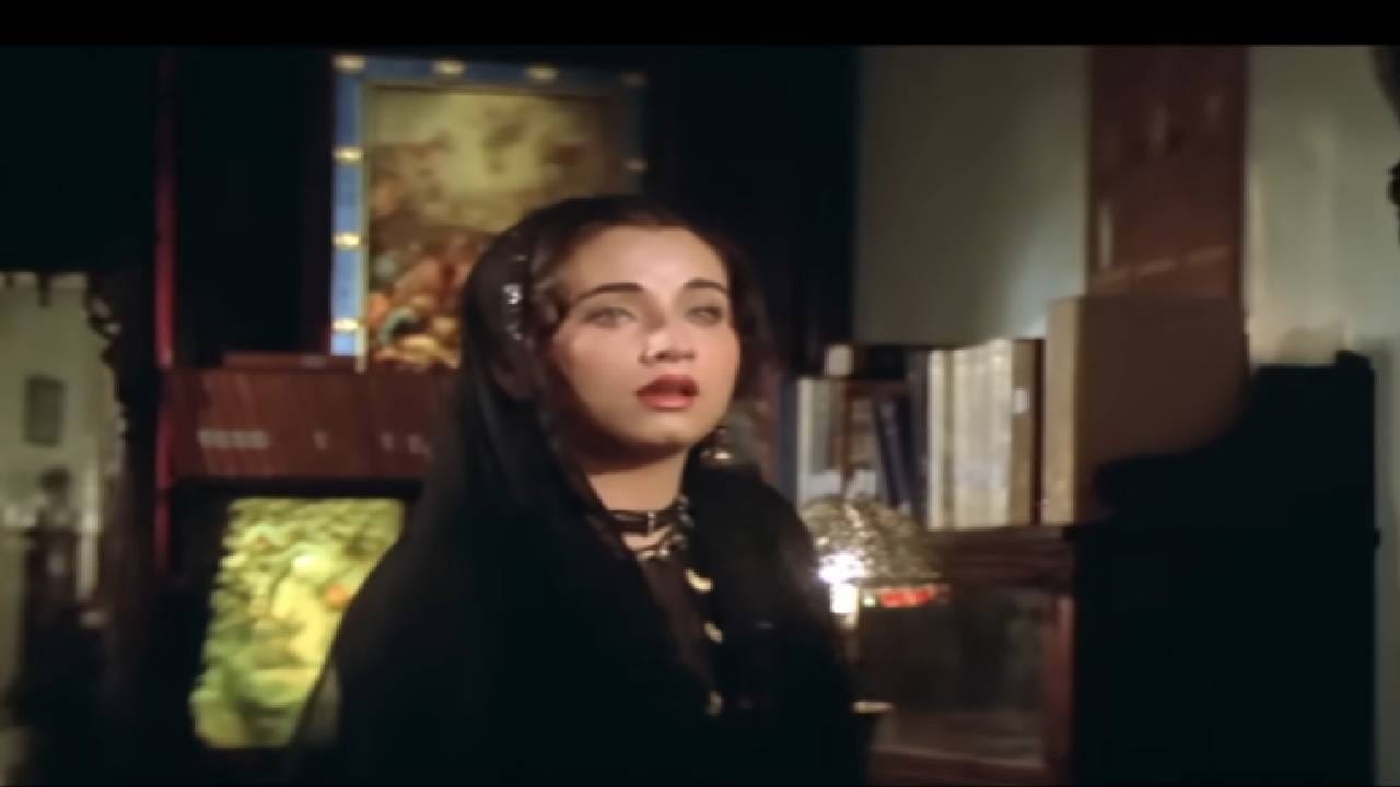 आशा भोसले यांच्या आवाजाचा पोत लक्षात घेऊन गाण्याची चालही त्यानुसार तयार करण्यात आली होती. मात्र, या गाण्याच्या प्रवासात सलमा आगा यांची भूमिका निर्णायक ठरली. पाकिस्तानच्या प्रसिद्ध गायिका आणि अभिनेत्री सलमा आगा यांनी निकाह चित्रपटातील गाणी आपणच गाणार असल्याचा आग्रह निर्माते-दिग्दर्शकांकडे धरला.