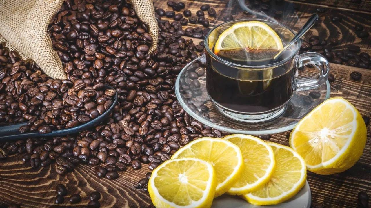 ब्लॅक कॉफी आणि लिंबाचा रस हे कॉम्बिनेशन आरोग्यासाठी फायदेशीर की नुकसानकारक, जाणून घ्या... ब्लॅक कॉफी आणि लिंबाचा रस हे कॉम्बिनेशन आरोग्यासाठी फायदेशीर की नुकसानकारक, जाणून घ्या...