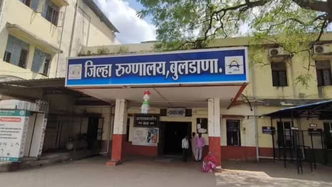 बुलढाणा : रस्त्यावरच महिलेची प्रसुती, ग्रामीण रुग्णालयातील स्टाफने मदतीस नकार दिल्याचा आरोप..
