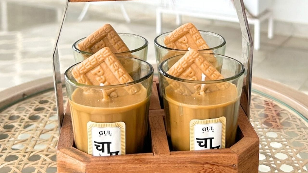 सोप्या भाषेत पाहूयात चहात बिस्कीट का तुटते ? जेव्हा तुम्ही चहात बिस्कीट टाकता तेव्हा विज्ञानातील कॅपिलरी एक्शन ताम करु लागते. या प्रक्रियेत तरल पदार्थ कोणत्याही बाहेरील दबावाशिवाय आपोआप पदार्थाच्या छीद्रातून वेगाने आत जातो. चहा वेगाने बिस्कीटाच्या छोट्या -छोट्या छींद्रात भरला जातो. 