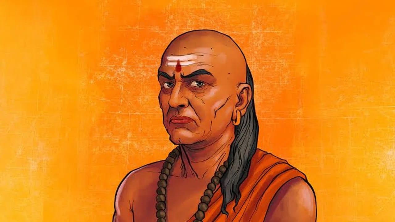 ऑफिसमध्ये त्रासदायक सहकाऱ्यांची मने कशी जिंकायची? काय सांगतात आचार्य चाणत्य... ऑफिसमध्ये त्रासदायक सहकाऱ्यांची मने कशी जिंकायची? काय सांगतात आचार्य चाणत्य...