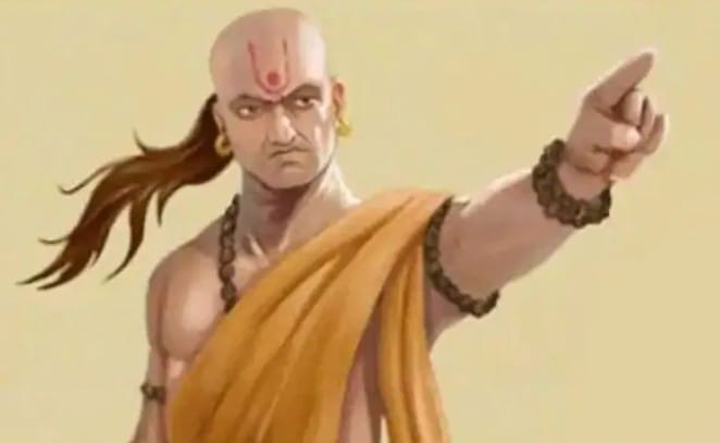 Chanakya Niti Today : वेळेची किंमत ओळखा : चाणक्य नीतीनुसार गेलेला वेळ कधीही परत मिळत नाही. प्रत्येक दिवसाचा योग्य नियोजनासाठी वापर करा. अनावश्यक गोष्टींमध्ये वेळ वाया घालवणे टाळा. वेळेचा आदर केल्यास यशाचा मार्ग अधिक सोपा होतो.
