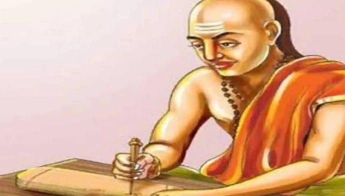 स्वतःच्या कमकुवतपणावर काम करा : प्रत्येक विद्यार्थ्यामध्ये काही गुण असतात, तसेच काही कमतरताही असतात. आपल्या कमकुवत बाजू ओळखून त्यावर सातत्याने सुधारणा करणे आवश्यक आहे. एखादा विषय कठीण वाटत असेल तर त्यापासून पळण्याऐवजी त्याचा अधिक सराव करा. इतर विद्यार्थ्यांशी तुलना करण्यापेक्षा कालपेक्षा आज आपण किती सुधारलो याकडे लक्ष द्या. स्वतःच्या चुका स्वीकारून त्यातून शिकणे ही प्रगतीची महत्त्वाची सुरुवात आहे.