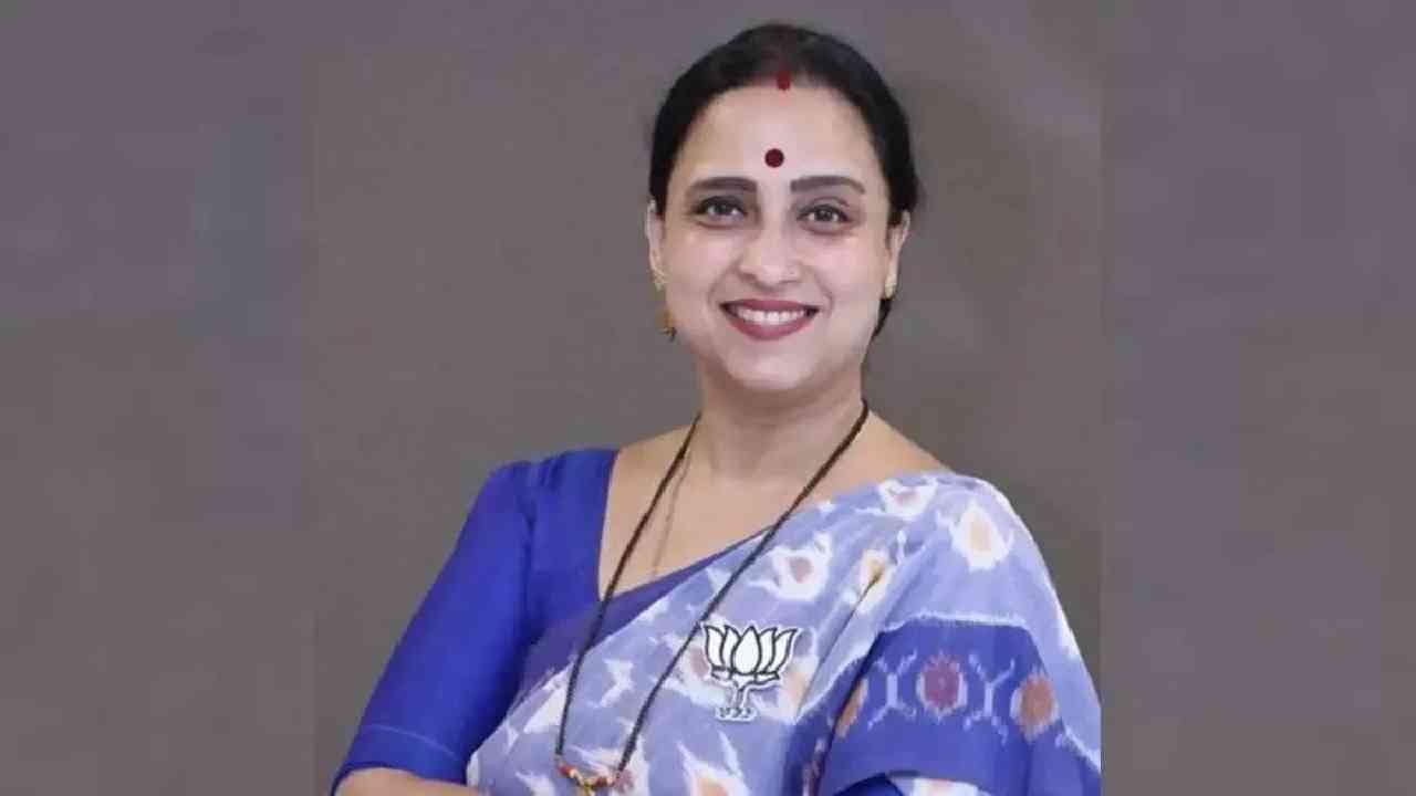 अहो, राष्ट्रगानाचा अपमान झाला म्हणून मी प्रश्न विचारला, तर तुम्ही माझ्यावर कुटुंबावर घसरलात. यावरुन सिद्ध होतं की, वंदे मातरमचा आदर करण्याची दानत तुमच्यात नाही.  