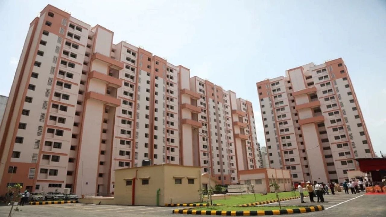 सदनिकांचे वाटप हे पात्रता पडताळणी, कागदपत्रांची छाननी आणि योजनेच्या अटी-शर्तीच्या पूर्ततेनुसार असतील. अद्ययावत आणि सविस्तर माहितीसाठी अर्जदारांनी www.cidcohomes.com या संकेतस्थळास भेट द्यावी.