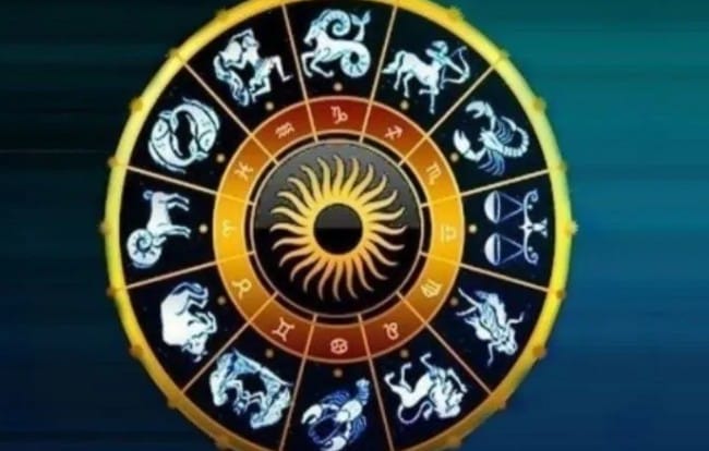 कर्क : आज मन प्रसन्न राहील आणि आत्मविश्वास वाढेल. नोकरी किंवा व्यवसायात प्रगतीचे संकेत आहेत. कुटुंबीयांसोबत आनंदाचा वेळ घालवाल. महत्त्वाचे निर्णय घेताना संयम ठेवा.