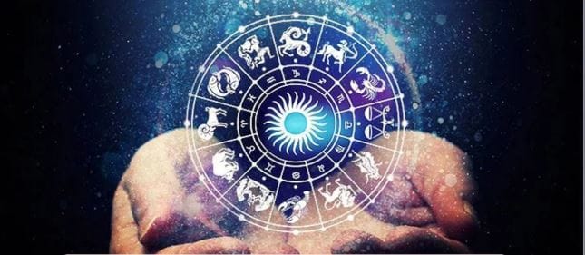 वृषभ : आजचा दिवस मनोकामना पूर्ण करण्यासाठी आणि आत्मविश्वास वाढवण्यासाठी अनुकूल ठरेल. मित्र, सहकारी आणि कुटुंबीयांकडून चांगले सहकार्य मिळेल. कामाच्या ठिकाणी तुमच्या नियोजनाला यश मिळेल आणि नवीन संधी उपलब्ध होतील. कौटुंबिक वातावरण आनंदी राहील तसेच एखाद्या शुभ कार्यक्रमात सहभागी होण्याची शक्यता आहे.