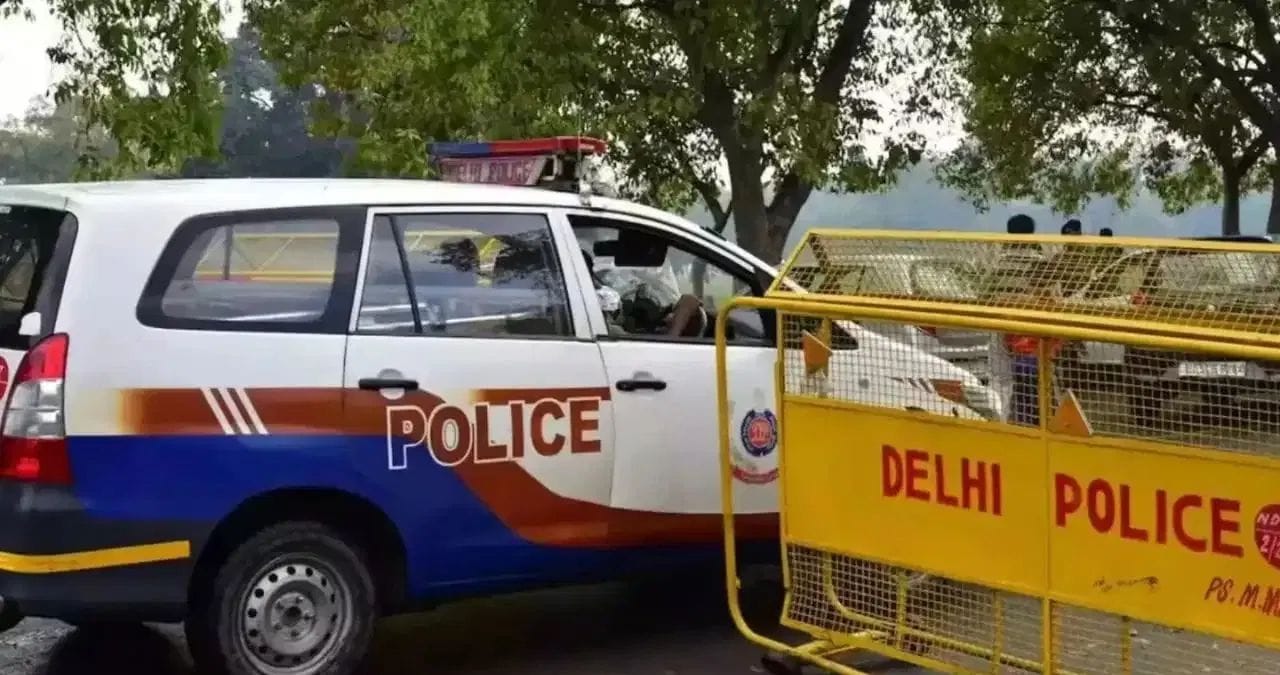 दिल्लीच्या जंतर-मंतरनंतर आता झारखंडच्या रांचीमध्ये विद्यार्थी आंदोलन पेटलं आहे. दिल्लीत पोलिसांनी पॅलेट गनचा वापर केला होता. तर बिहारमध्ये पोलिसांनी एके-47 चा वापर केला होता. त्यामुळे पोलिसांना गोळीबार करण्याचा अधिकार असतो का, याची चर्चा सुरू झाली आहे.