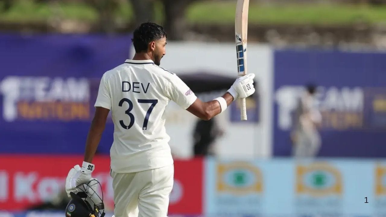 IND vs SL: शतकी खेळीनंतर संघातील स्थान पक्क नाही? देवदत्त पडिकलने अखेर सत्य सांगितलं IND vs SL: शतकी खेळीनंतर संघातील स्थान पक्क नाही? देवदत्त पडिकलने अखेर सत्य सांगितलं