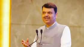 वर्षा बंगल्यावर घडामोडी वाढल्या, महत्त्वाचा नेता फडणवीसांच्या भेटीला, महायुतीत आणखी एक पक्ष सामील होणार?