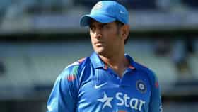 MS Dhoni: क्रिकेटमधून निवृत्ती, तरीही महिन्याला कोट्यवधींची कमाई; धोनीच्या उत्पन्नाचे आकडे पाहून व्हाल थक्क!