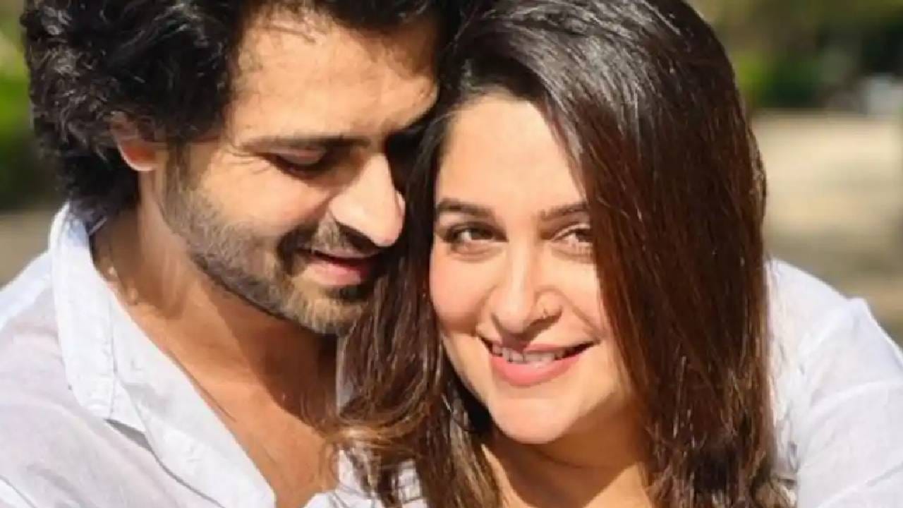 एअर होस्टेसपासून टीव्हीवरील सर्वाधिक लोकप्रिय अभिनेत्रींपैकी एक होण्यापर्यंतचा दीपिका कक्करचा प्रवास अनेकांसाठी प्रेरणादायी आहे. संघर्षाला न घाबरता स्वप्नांचा पाठपुरावा केल्यास यश नक्की मिळतं, हे तिने सिद्ध करून दाखवलं.