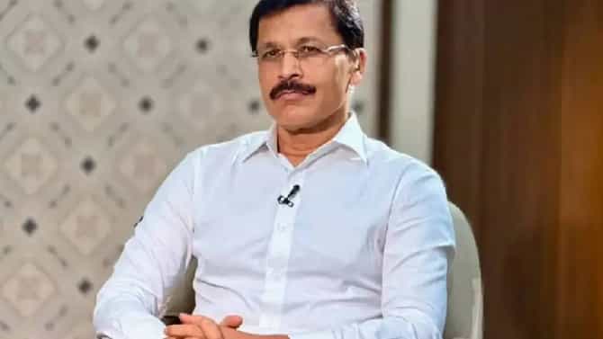 Tukaram Mundhe FDA : तुकाराम मुंढेंच्या एफडीएच्या कारवाईचा धडाका, चार आस्थापनांचं लायसन्स लगेच निलंबित