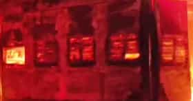 Fire : भल्या पहाटे ट्रेनला भीषण आग, प्रवाशांनी खिडकीतून मारल्या उड्या.