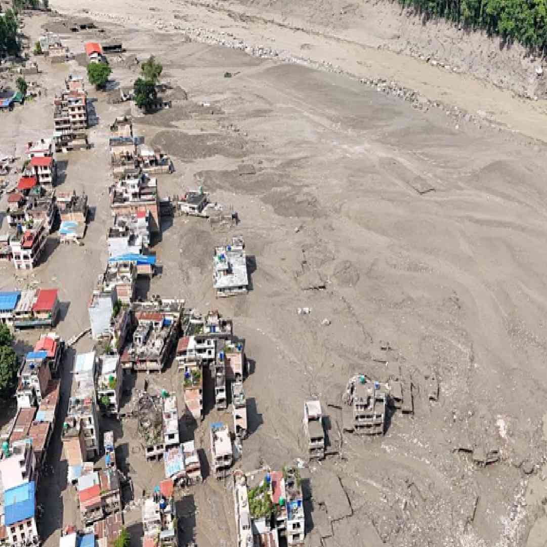 नेपाळमध्ये पुरामुळे जी हाहाकाराची स्थिती निर्माण झालीय, त्याला खरचं चीन जबाबदार आहे का?. भारताच्या सीमेजवळ बनणारं चीनचं धरण हे वॉटर बॉम्ब सारखं आहे का?. (Getty Images)
