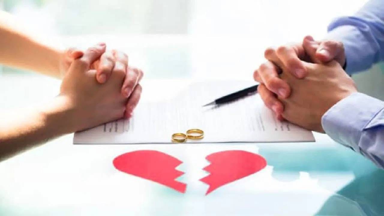संसारात नवा वाद! कपलमध्ये वेगाने वाढतोय 'फूड डिवोर्स' ट्रेंड; जाणून घ्या याचा अर्थ संसारात नवा वाद! कपलमध्ये वेगाने वाढतोय 'फूड डिवोर्स' ट्रेंड; जाणून घ्या याचा अर्थ
