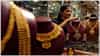Gold Price Today: 24 आणि 22 कॅरेट सोनं स्वस्त, सात दिवसांनंतर चांदीही घसरली; आजचे भाव किती ?