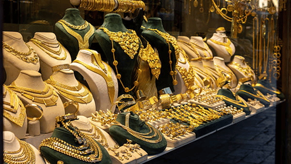Gold Silver Rate: अरेरे सणासुदीला सोने-चांदी पुन्हा आलं रंगात, चार दिवसांत तब्बल 8,000 रुपयांनी भाववाढ