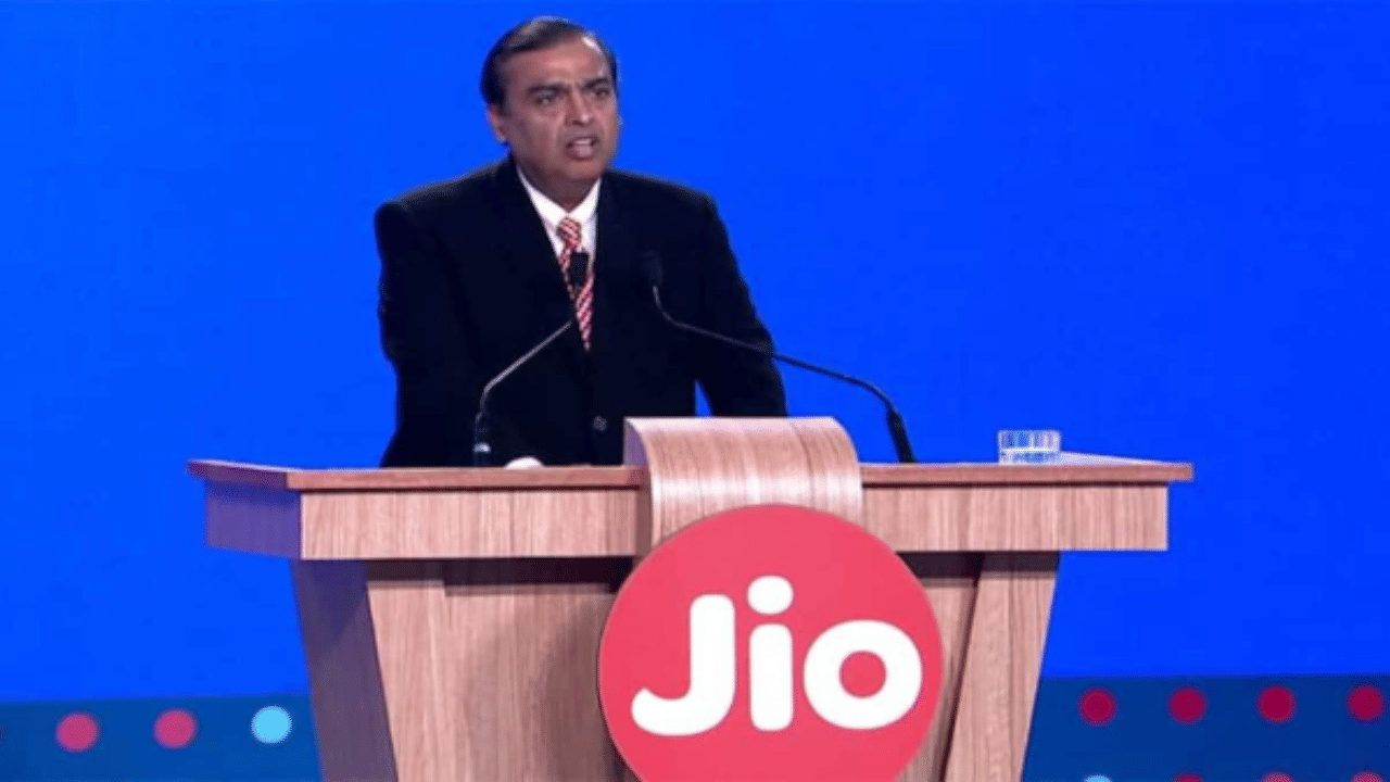 Jio Offer: हात धुवून घ्या... सर्वसामन्यांसाठी उघडली तिजोरी, Jio देणार तगडी सूट; मुकेश अंबानींचा मोठा धमाका Jio Offer: हात धुवून घ्या... सर्वसामन्यांसाठी उघडली तिजोरी, Jio देणार तगडी सूट; मुकेश अंबानींचा मोठा धमाका