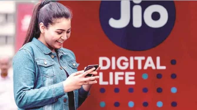 Jio चा 98 दिवसांचा भन्नाट प्लॅन, दररोज 2GB डेटा आणि हे खास फायदे