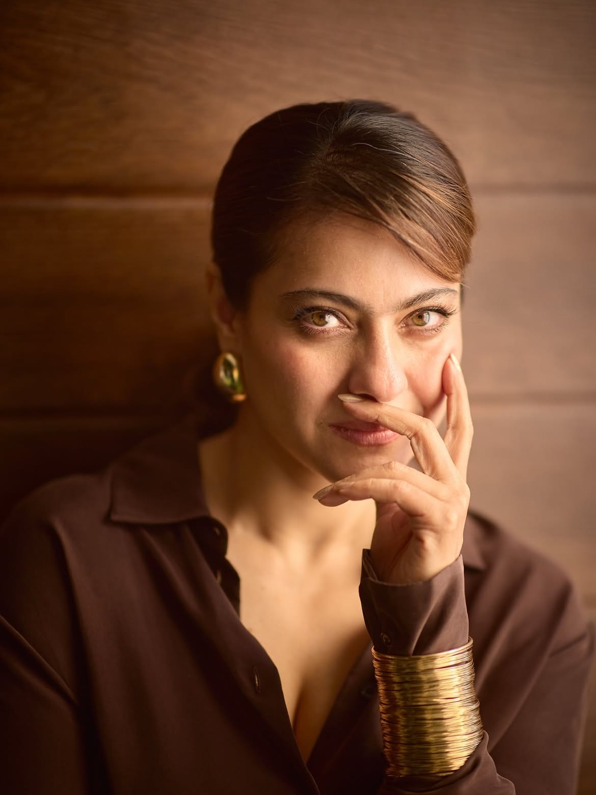 अभिनेत्री काजोल हिला आज कोणत्याच ओळखीची गरज नाही. अनेक सिनेमांमध्ये दमदार भूमिका साकारत काजोल हिने चाहत्यांचं मनोरंजन केलं. पण आता काजोल तिच्या कोणत्या आगामी सिनेमामुळे नाही तर सोशल मीडिया पोस्टमुळे चर्चे आली आहे.