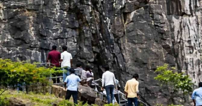 khavdya dongar : खनिज, 150 कोटींचा दंड आणि बरंच काही; खवड्या डोंगराबाबत धक्कादायक माहिती समोर