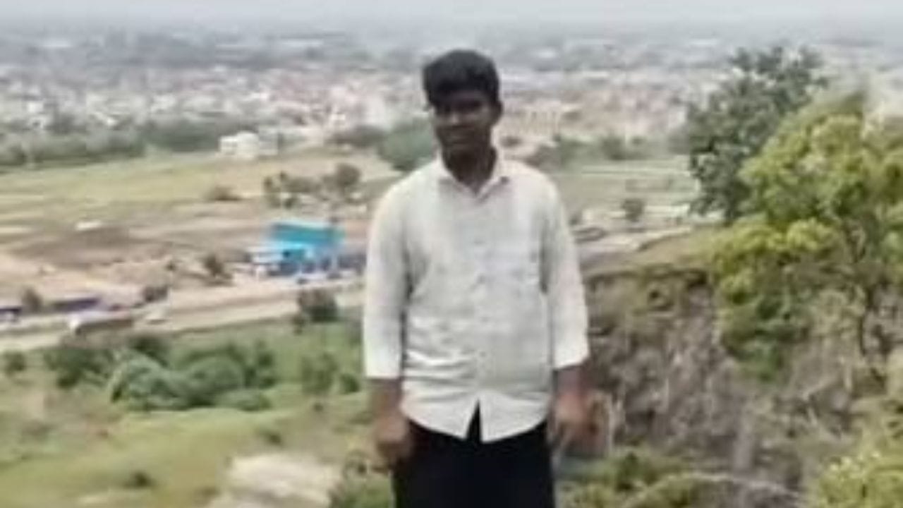त्यांच्या डोक्याचे पार्ट... खवड्या डोंगर प्रकरणात दिसलं असं काही की...अधिकाऱ्याने सांगितला धक्कादायक प्रसंग! त्यांच्या डोक्याचे पार्ट... खवड्या डोंगर प्रकरणात दिसलं असं काही की...अधिकाऱ्याने सांगितला धक्कादायक प्रसंग!