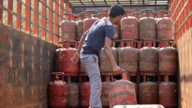 LPG Cylinder: सरकारने उचललं मोठं पाऊल, लोकांचे होणार आणखी हाल, आता LPG सिलिंडर...