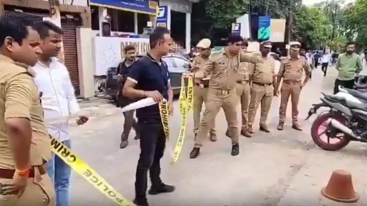 लखनऊच्या गोमतीनगरमध्ये थरारक हत्याकांड; पत्नी आणि बहिणीवर गोळ्या झाडून पतीने केली आत्महत्या