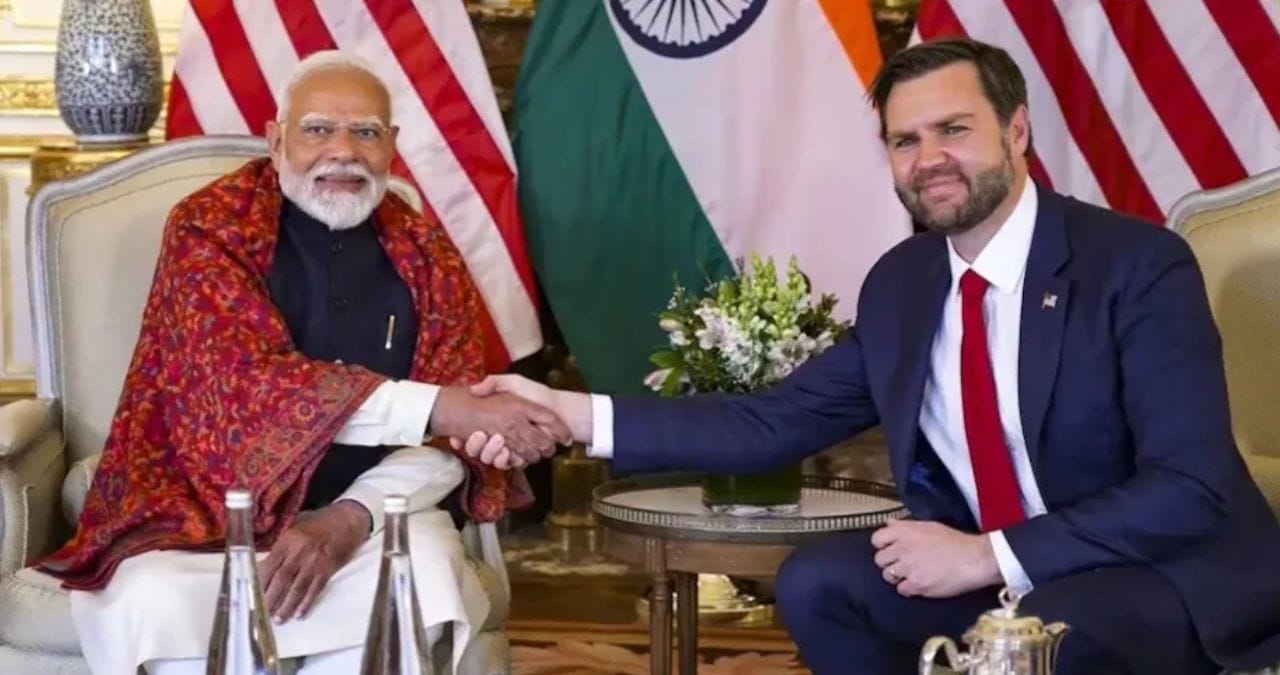 PM Narendra Modi : अमेरिकेकडून 100 टक्के टॅरिफ लागू होताच PM मोदी अॅक्शन मोडमध्ये PM Narendra Modi : अमेरिकेकडून 100 टक्के टॅरिफ लागू होताच PM मोदी अॅक्शन मोडमध्ये