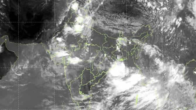 चीनचे डॉल्फीन संकट भारतावर धडकले, मान्सूनवर गंभीर परीणाम, ३ लाख लोक...