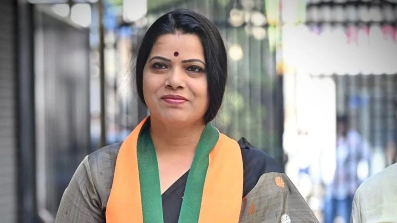 महापौर रितू तावडे यांच्या सोशल मीडिया खर्च प्रस्तावाला स्थायी समितीचा ब्रेक महापौर रितू तावडे यांच्या सोशल मीडिया खर्च प्रस्तावाला स्थायी समितीचा ब्रेक