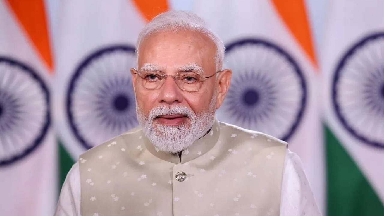 Mann Ki Baat: 'नशा मुक्त युवा, ड्रग फ्री इंडिया'; नरेंद्र मोदींचा तरुणांना संदेश, तिरंग्यापासून इतिहासापर्यंत अनेक मुद्द्यांवर भाष्य Mann Ki Baat: 'नशा मुक्त युवा, ड्रग फ्री इंडिया'; नरेंद्र मोदींचा तरुणांना संदेश, तिरंग्यापासून इतिहासापर्यंत अनेक मुद्द्यांवर भाष्य