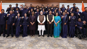 ऑलिम्पिकमधील पदक विजेत्यांसोबत मोदींचा संवाद.