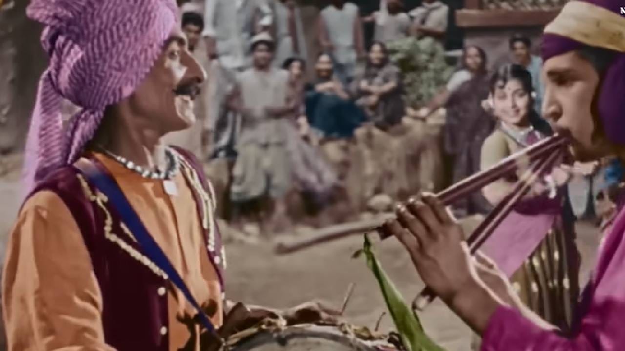 ‘नया दौर’ची कथा शंकर आणि कृष्णा या दोन जिवलग मित्रांभोवती फिरते. दोघेही रजनी नावाच्या एका तरुणीच्या प्रेमात पडतात. मैत्री, प्रेम आणि बदलत्या काळातील संघर्ष यामुळे कथेला वेगळे वळण मिळते. 