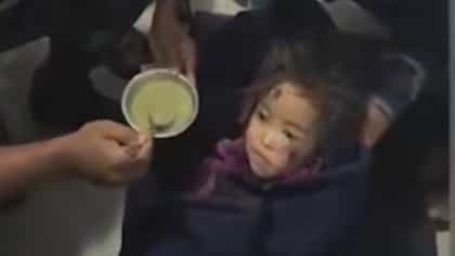 चमत्कार! 48 तास चिखलात अडकलेल्या चिमुकलीला जीवदान, नेपाळमधील Video....