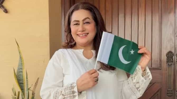 भारताच्या देशभक्तीपर गाण्यावर पाकिस्तानचा झेंडा; पाकिस्तानी अभिनेत्रींचा व्हिडीओ व्हायरल, झाल्या ट्रोल
